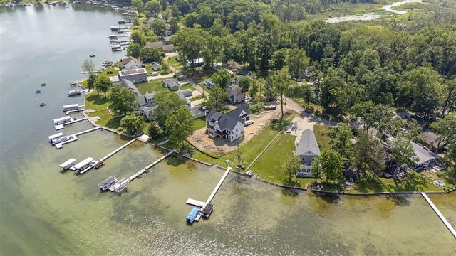 62560 Gilmore Avenue, Dowagiac, MI 49047