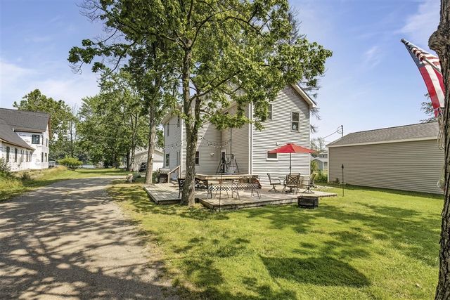 62560 Gilmore Avenue, Dowagiac, MI 49047