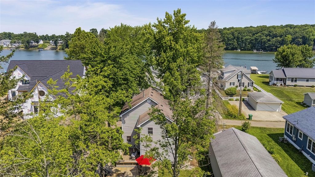 62560 Gilmore Avenue, Dowagiac, MI 49047