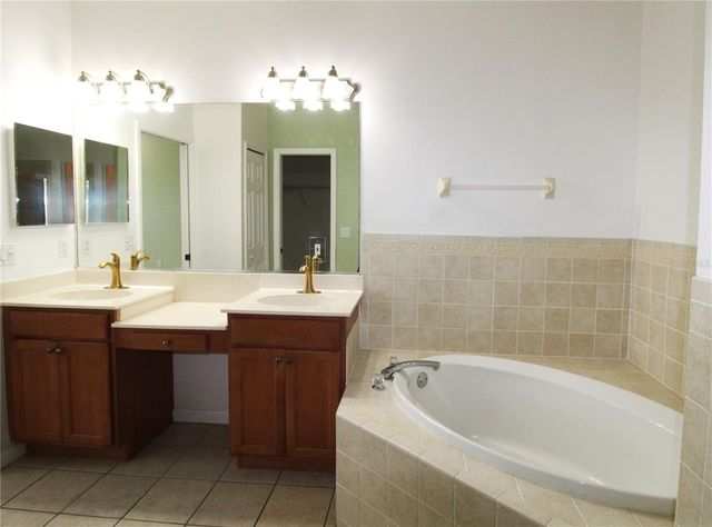 5635 SPANISH POINT COURT, Palmetto, FL 34221