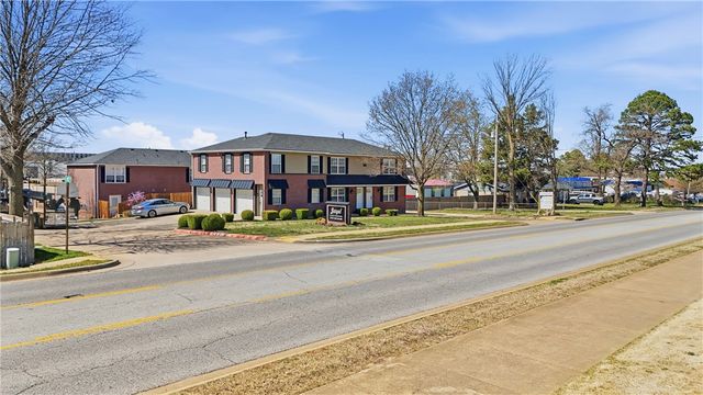 2304 SE Jayel Terrace 2, Bentonville, AR 72712