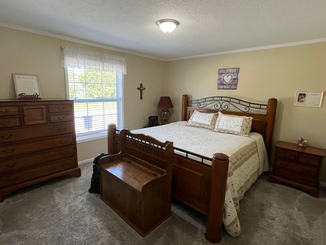 5300 Sparrow Drive NE, Belmont, MI 49306