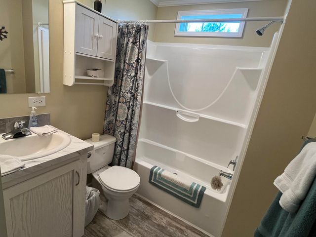 5300 Sparrow Drive NE, Belmont, MI 49306