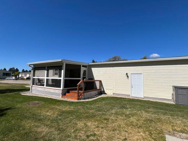 5300 Sparrow Drive NE, Belmont, MI 49306