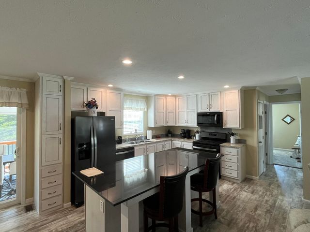 5300 Sparrow Drive NE, Belmont, MI 49306