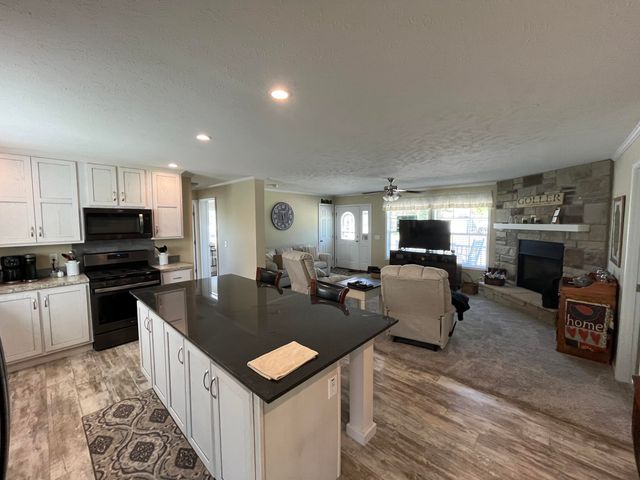 5300 Sparrow Drive NE, Belmont, MI 49306