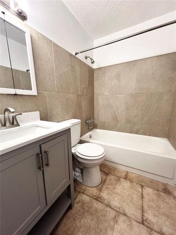 1041 NORTH AVENUE, Deland, FL 32720