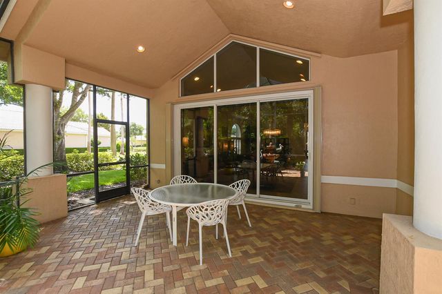 7600 Greenbrier Circle, Port St. Lucie, FL 34986