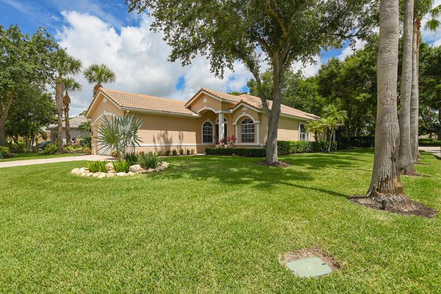 7600 Greenbrier Circle, Port St. Lucie, FL 34986