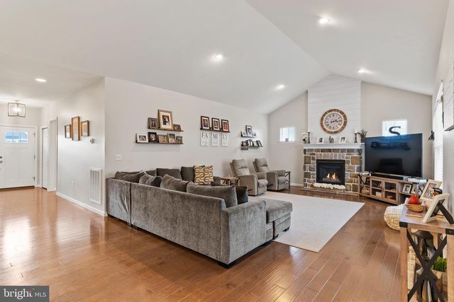 290 POPLAR DR, Boiling Springs, PA 17007