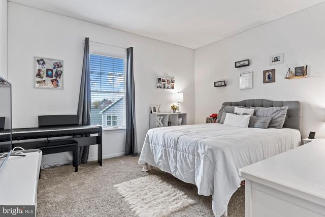 290 POPLAR DR, Boiling Springs, PA 17007