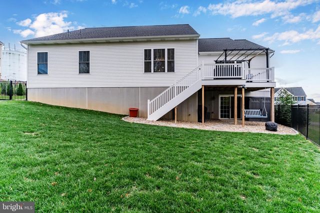 290 POPLAR DR, Boiling Springs, PA 17007