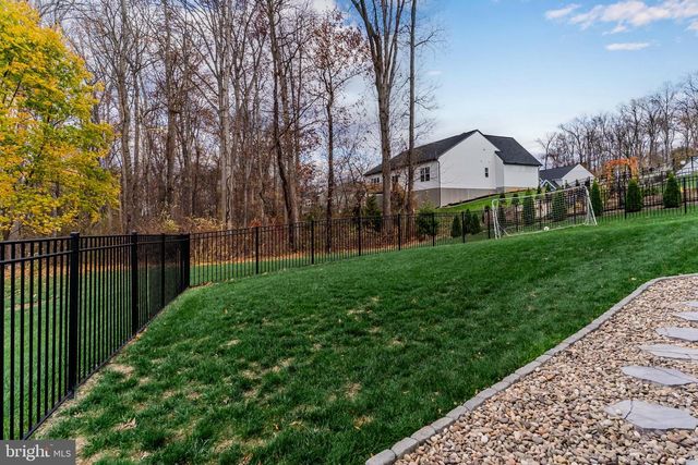 290 POPLAR DR, Boiling Springs, PA 17007