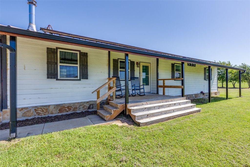 152 County Road 4678, Boyd, TX 76023
