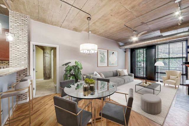 1110 W 15th Street 218, Chicago, IL 60608