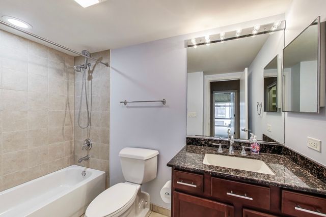 1110 W 15th Street 218, Chicago, IL 60608