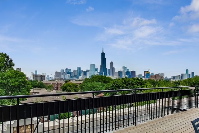 1110 W 15th Street 218, Chicago, IL 60608