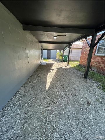 813 Saint William Drive, Cahokia, IL 62206
