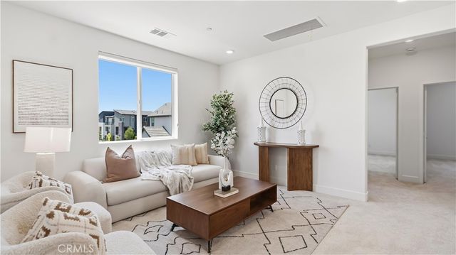 291 Lynx, Irvine, CA 92618