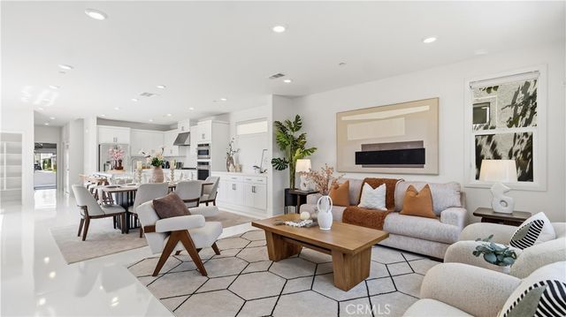 291 Lynx, Irvine, CA 92618