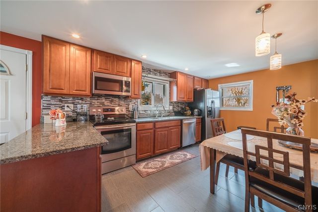 118 Oak Drive, Cicero, NY 13212