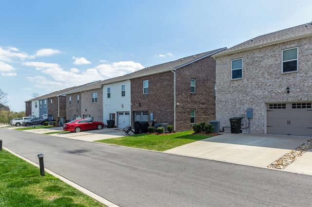 192 Grandstand Blvd, Gallatin, TN 37066