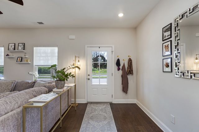 192 Grandstand Blvd, Gallatin, TN 37066