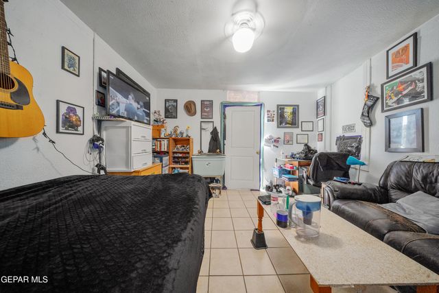 1018 E SAN ANTONIO Avenue, El Paso, TX 79901
