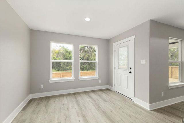 63 S Blunck Road, Lake Jackson, TX 77566