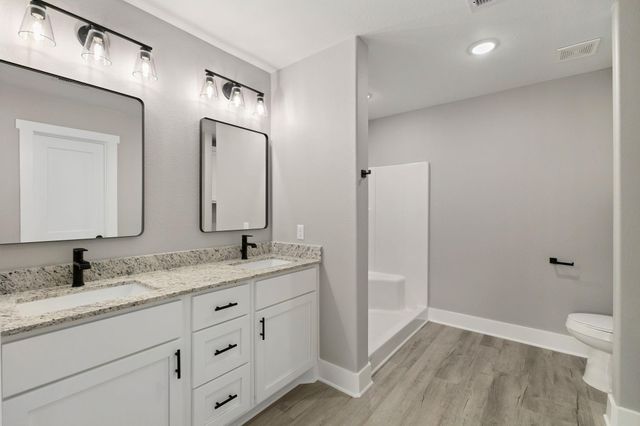 63 S Blunck Road, Lake Jackson, TX 77566