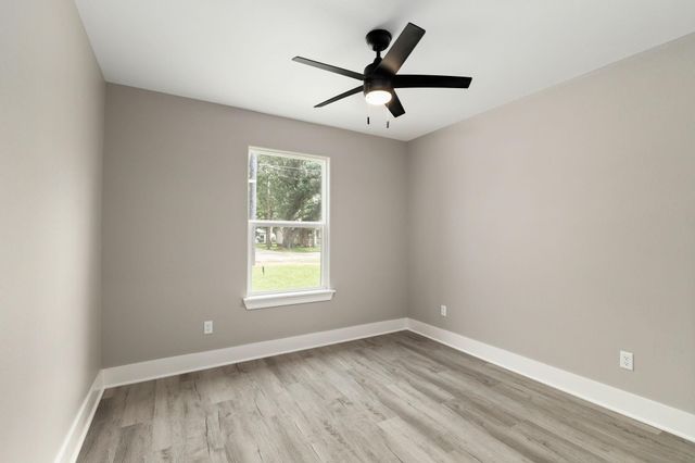 63 S Blunck Road, Lake Jackson, TX 77566