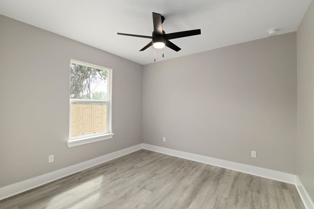 63 S Blunck Road, Lake Jackson, TX 77566