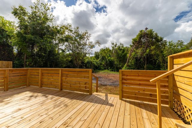 63 S Blunck Road, Lake Jackson, TX 77566