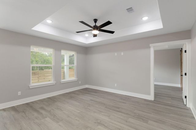 63 S Blunck Road, Lake Jackson, TX 77566