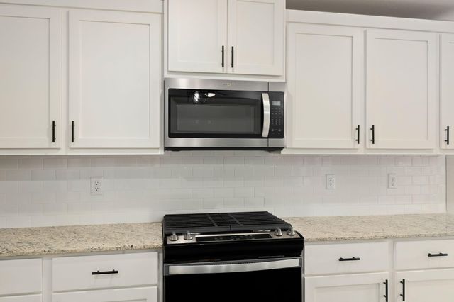 63 S Blunck Road, Lake Jackson, TX 77566