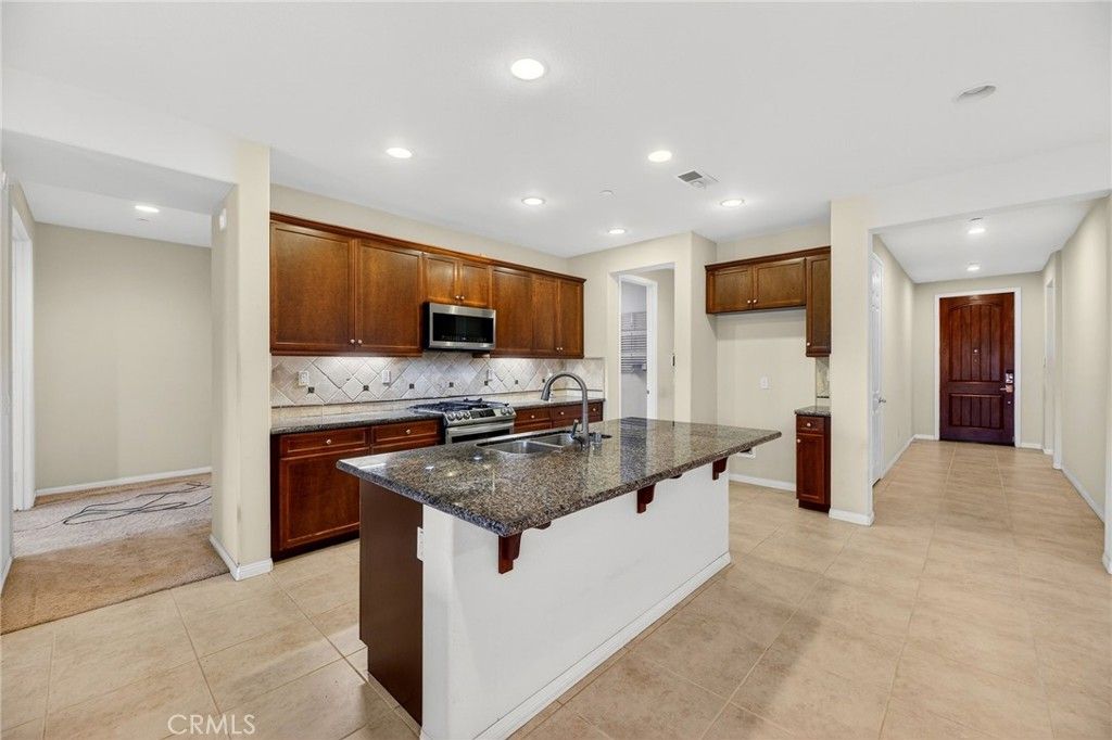 Image 11 of property listing at 3470 Yellowstone Court, Perris, CA 92570