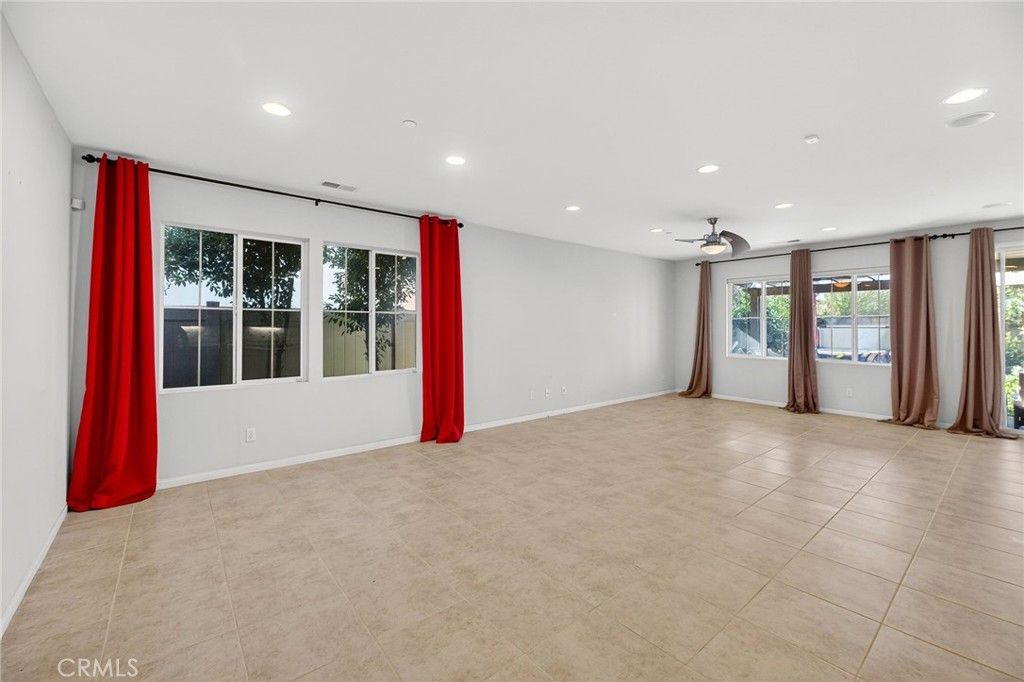 Image 8 of property listing at 3470 Yellowstone Court, Perris, CA 92570