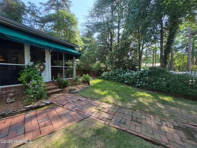 370 E Morganton Road, Southern Pines, NC 28387