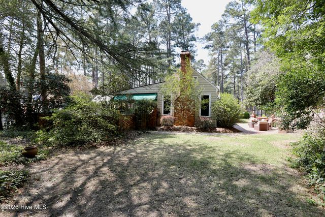 370 E Morganton Road, Southern Pines, NC 28387