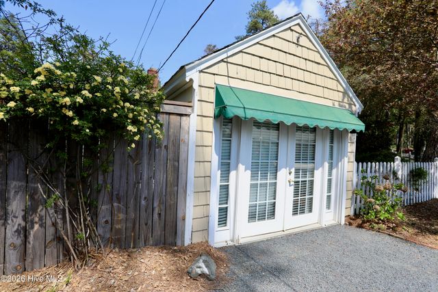 370 E Morganton Road, Southern Pines, NC 28387