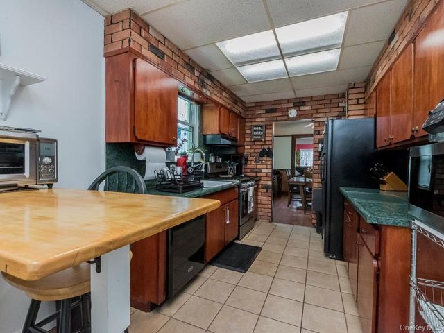 2955 Philip Avenue, Bronx, NY 10465