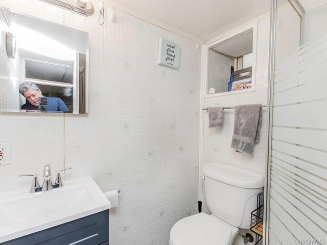 2955 Philip Avenue, Bronx, NY 10465