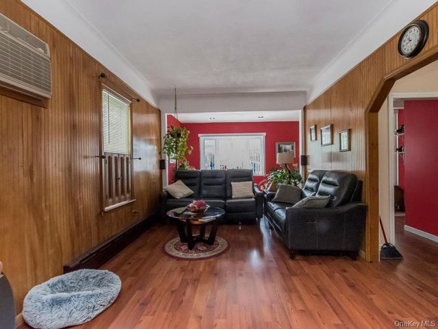 2955 Philip Avenue, Bronx, NY 10465