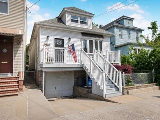 2955 Philip Avenue, Bronx, NY 10465