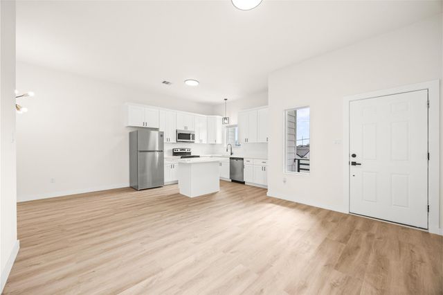 9709 Pelsey Street B, Houston, TX 77029