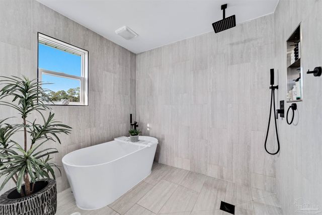 16223 Brigadoon Tr, Gulf Shores, AL 36542