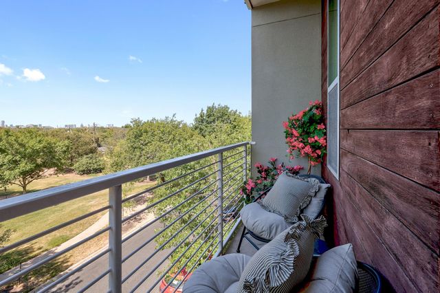 1320 Robert Browning ST 308, Austin, TX 78723