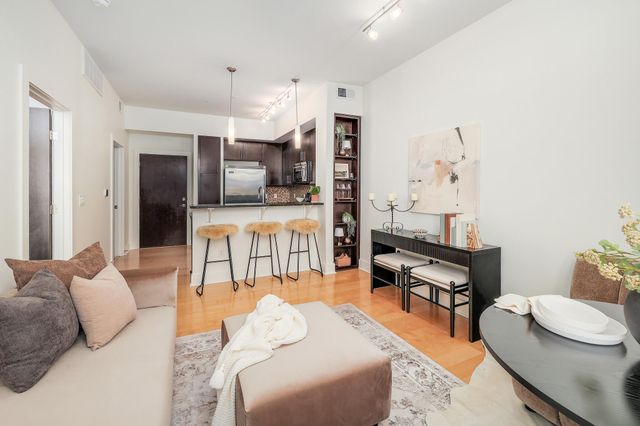 1320 Robert Browning ST 308, Austin, TX 78723