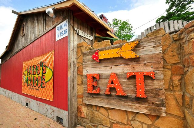 1320 Robert Browning ST 308, Austin, TX 78723