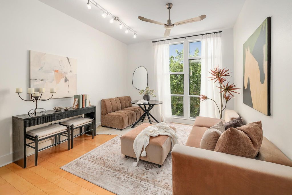 1320 Robert Browning ST 308, Austin, TX 78723